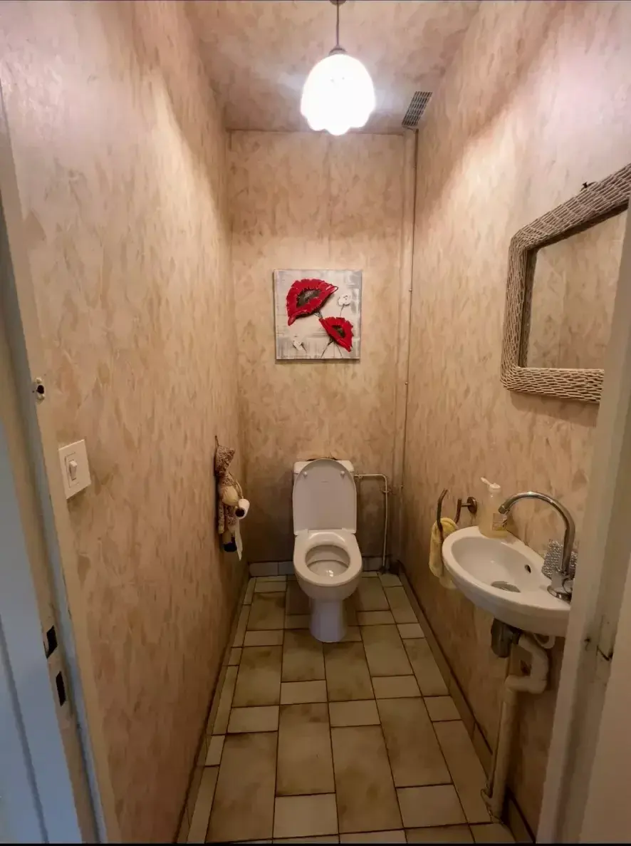 Toilettes avant rénovation